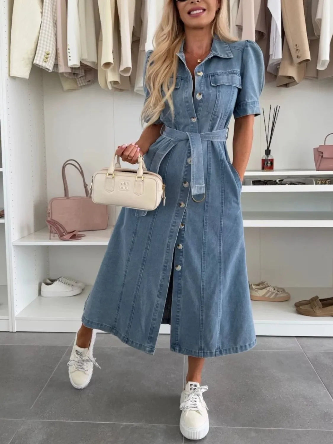 Kleid von Élise Ceinture – Puffärmel und Gürtel