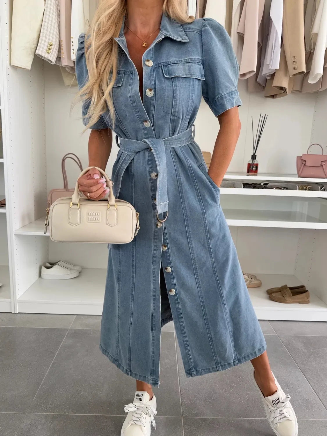 Kleid von Élise Ceinture – Puffärmel und Gürtel