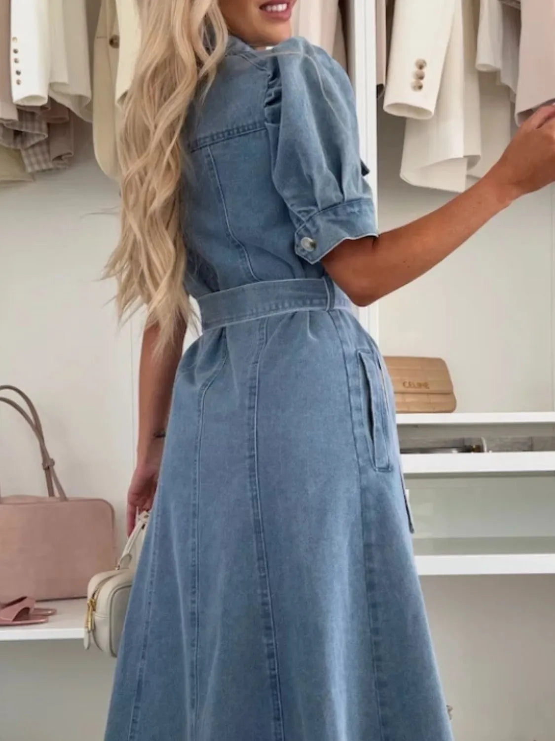 Kleid von Élise Ceinture – Puffärmel und Gürtel