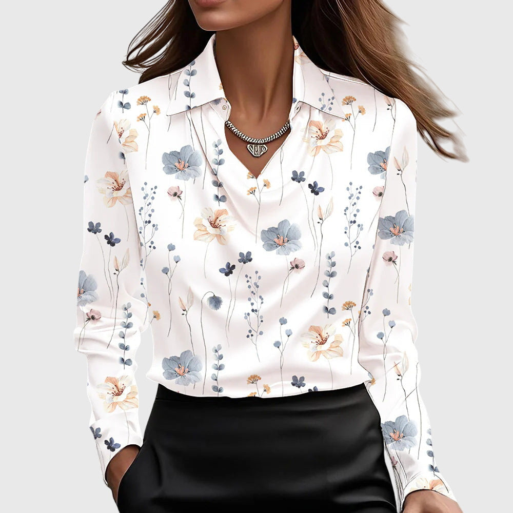 Isabella Brillante Bluse – Glanz &amp; plissierter Ausschnitt