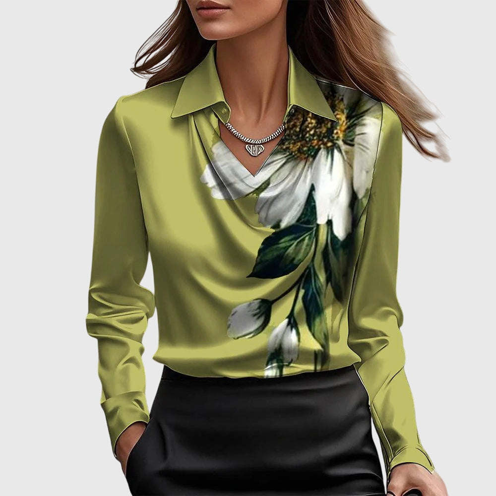 Isabella Brillante Bluse – Glanz &amp; plissierter Ausschnitt