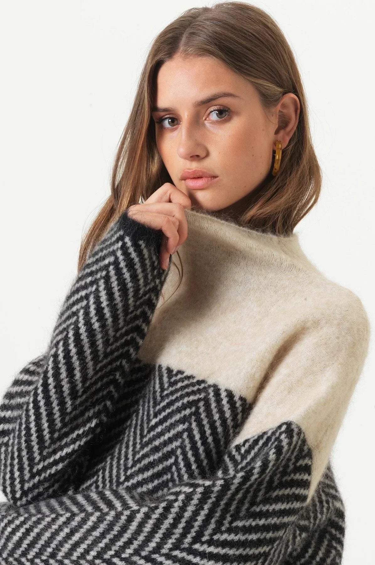 Avery Monroe Sweater – luxe & cozy