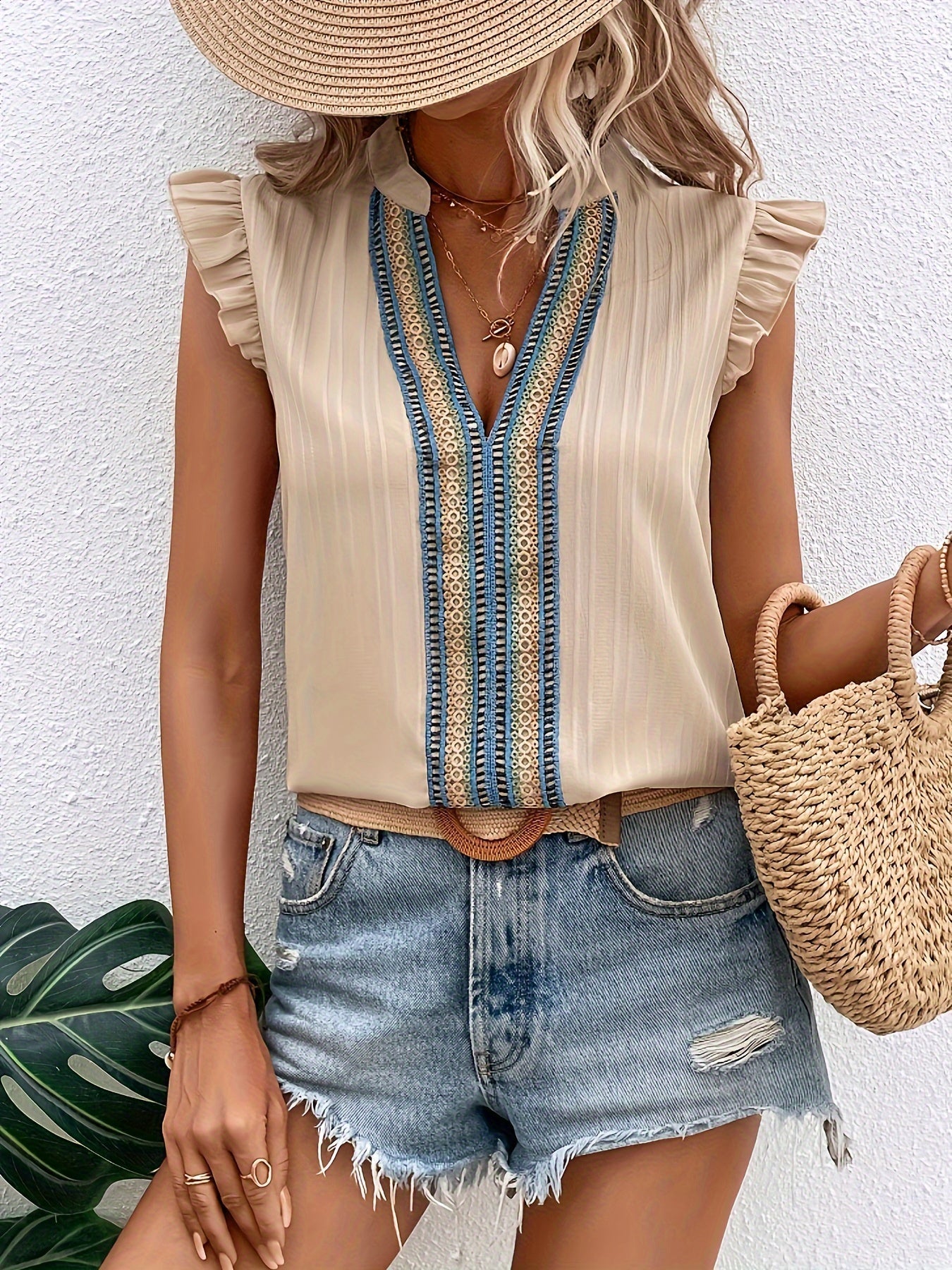Isabel Marlene Bluse – Spitzenkante &amp; V-Ausschnitt