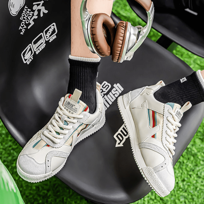 Maja Retro Step Sneakers – limited edition & colorful